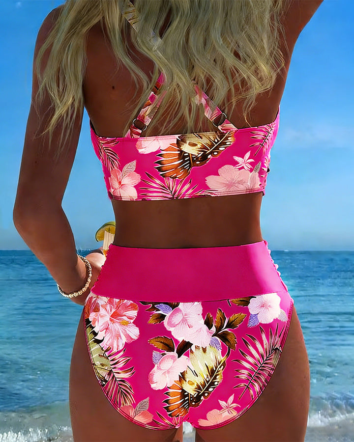 Bikini met contrasterend bloemenmotief en split