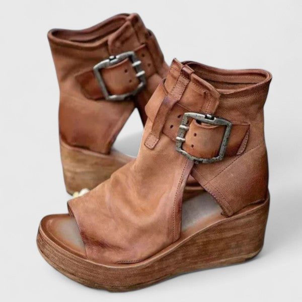 Karline - Klassieke sandalen met sleehak