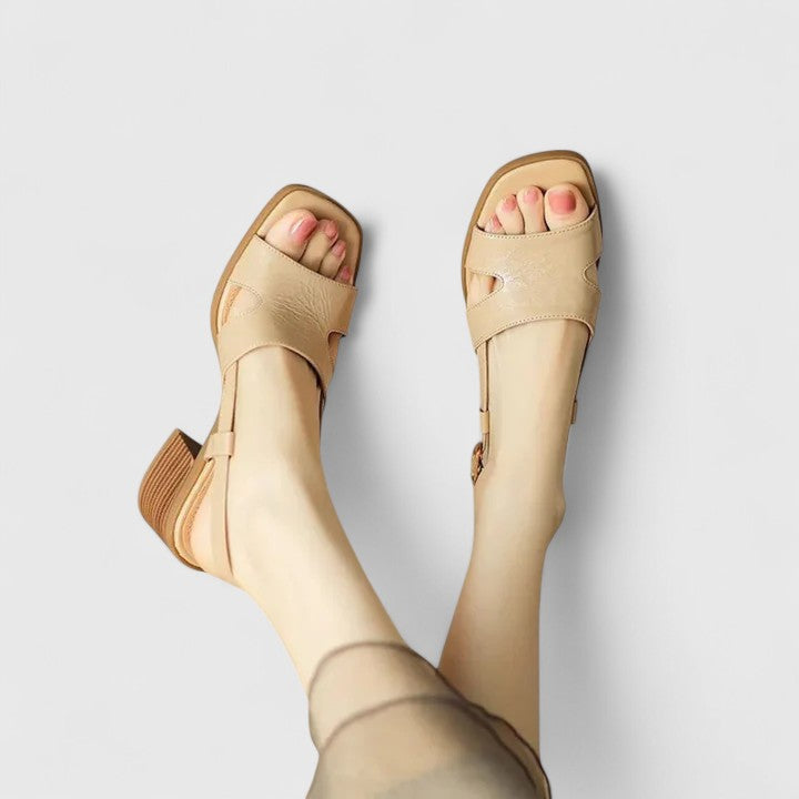 Georgie - Lichte sandalen met blokhak