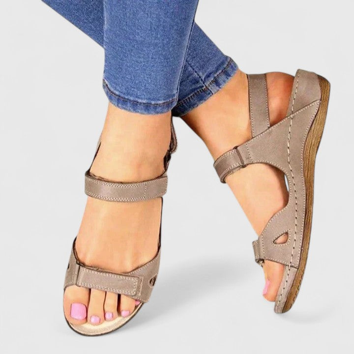 Avrie - Platte comfortsandalen