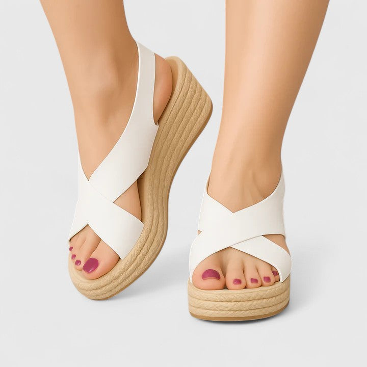 Bellany - Gekruiste sandalen met sleehak