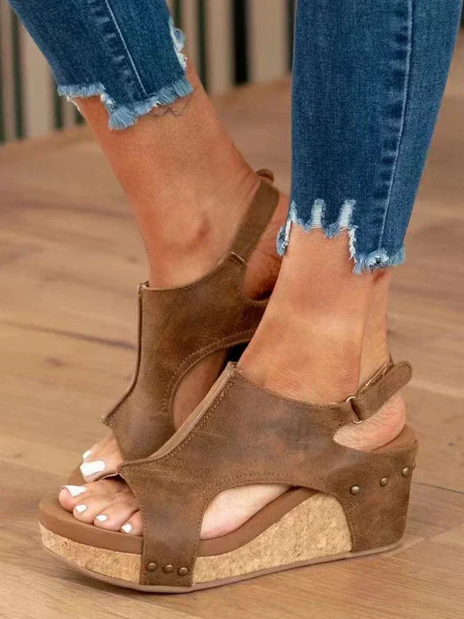 Dieuwke | Sandalen met sleehak
