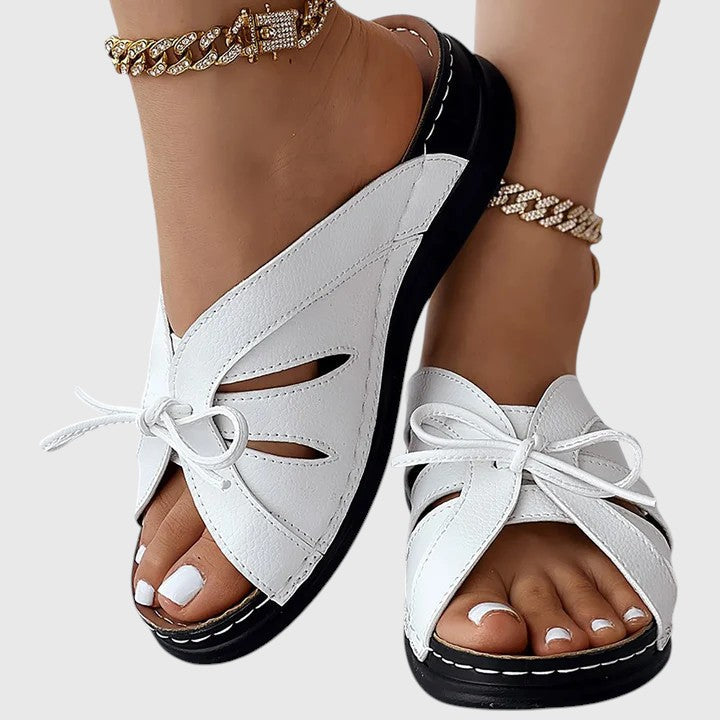 Darcy - Chique instapsandalen met lint