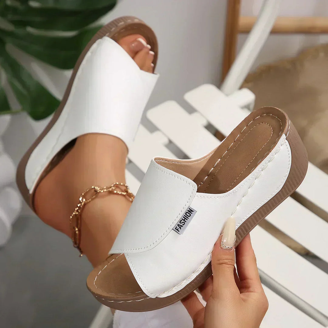 Rumi - Orthopedische sandalen met sleehak