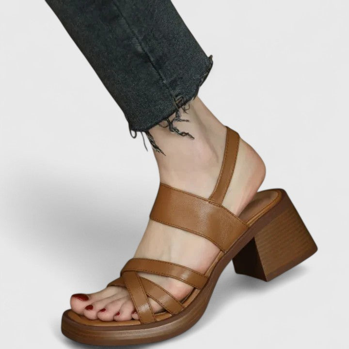 Celeste - Elegante gekruiste sandalen