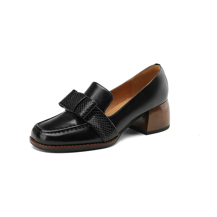 Contessa loafers met knoopdetail