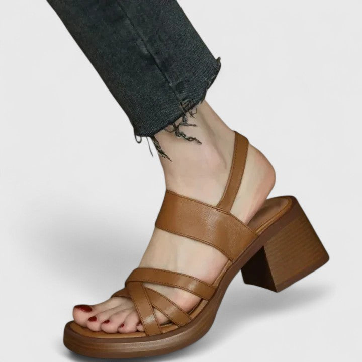 Celeste - Elegante gekruiste sandalen